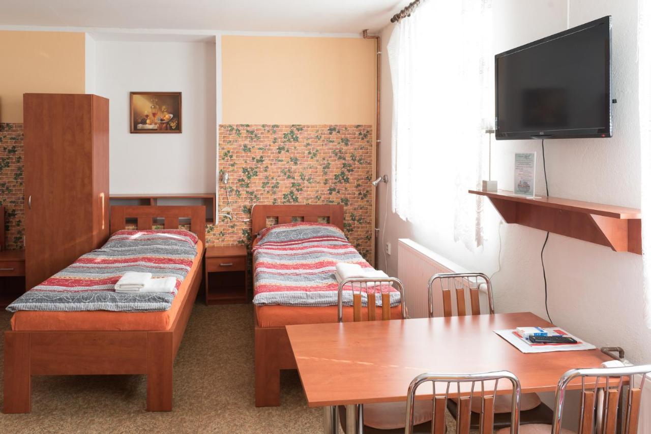Penzion Lihovar *** Rouchovany Extérieur photo